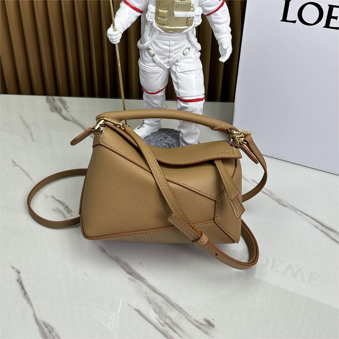 Loewe-Puzzle-18cm