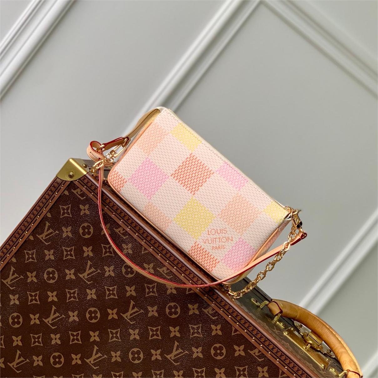 Lv-Damierlicious-23.5cm