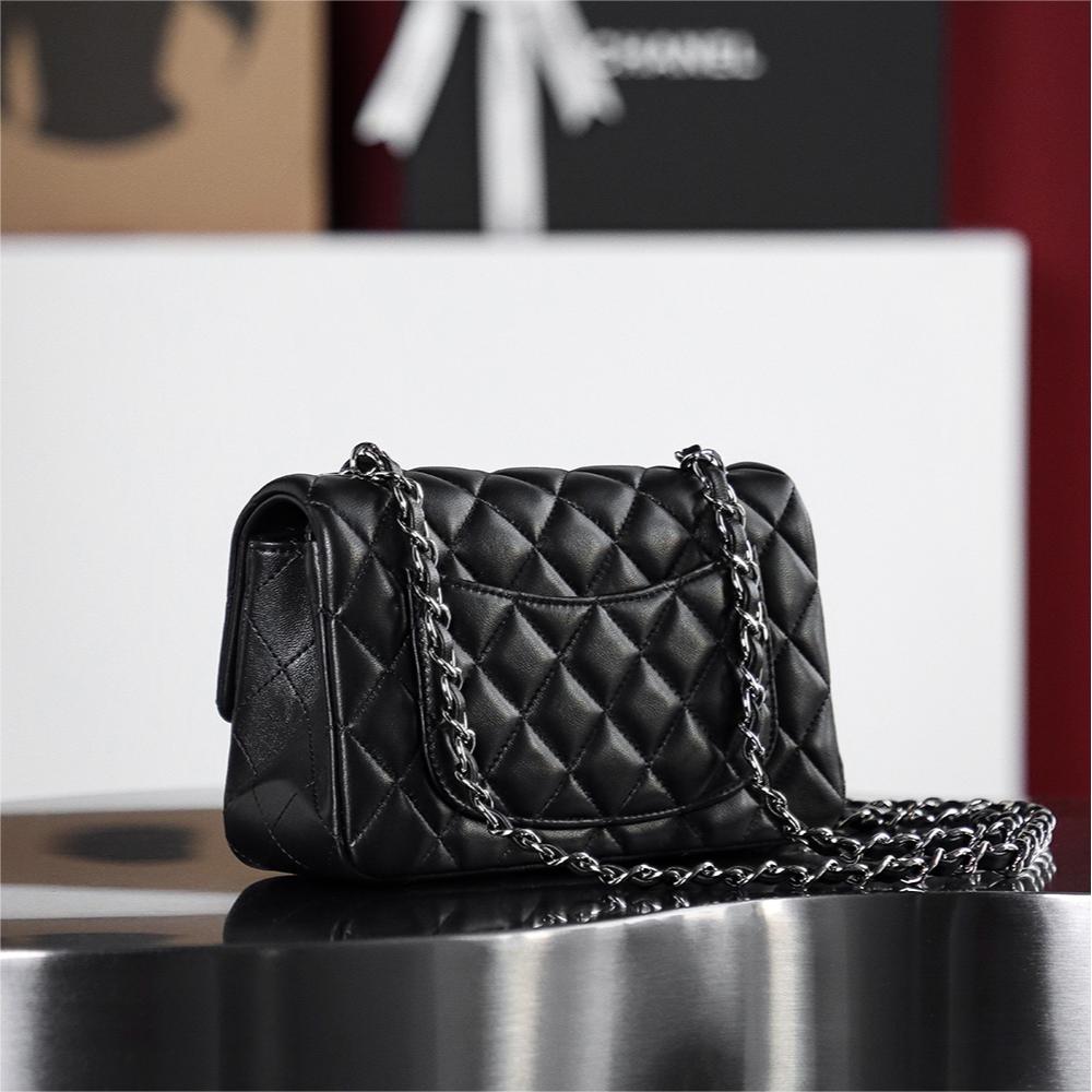 Chanel -Classic Flap -20cm