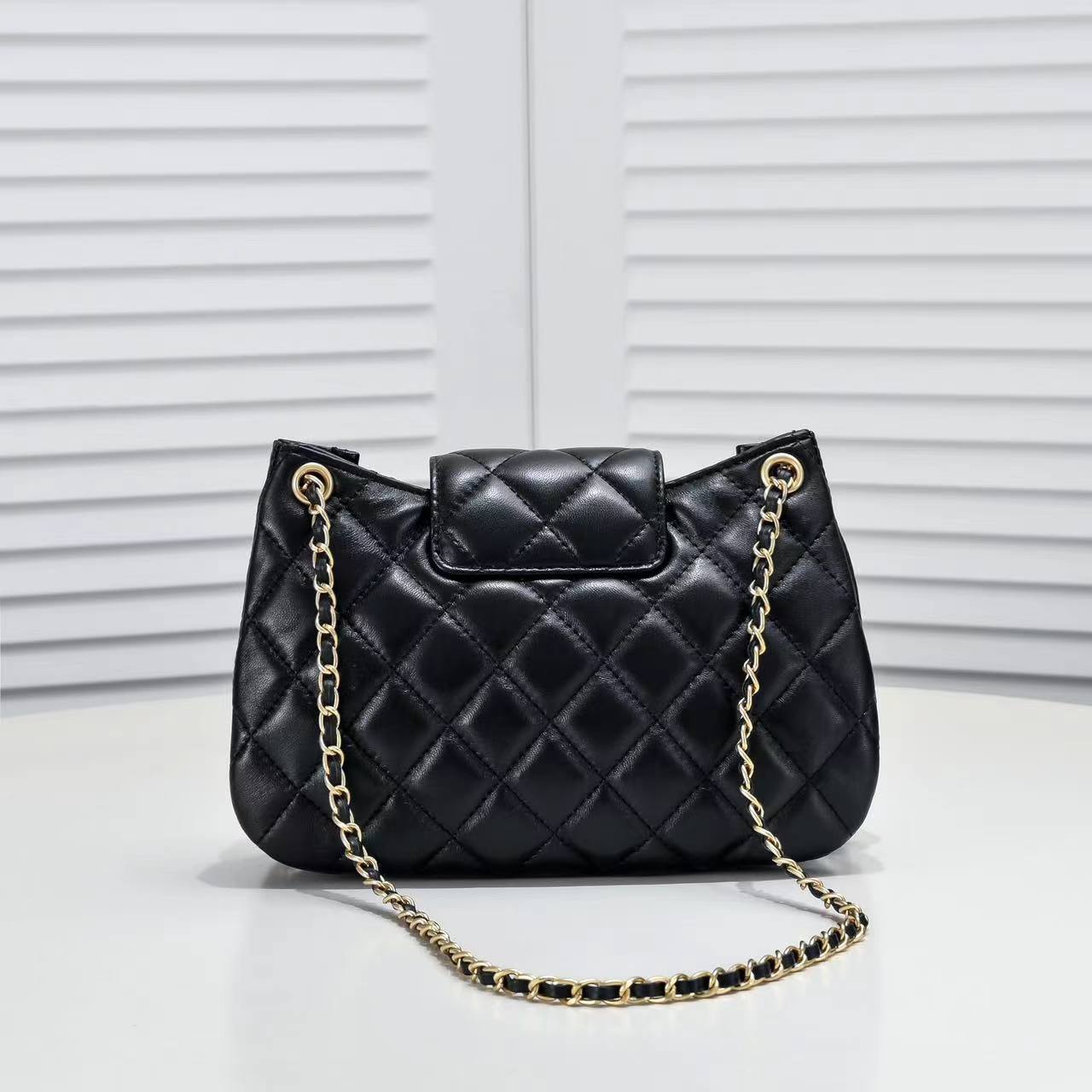 Chanel -24C-25.5cm