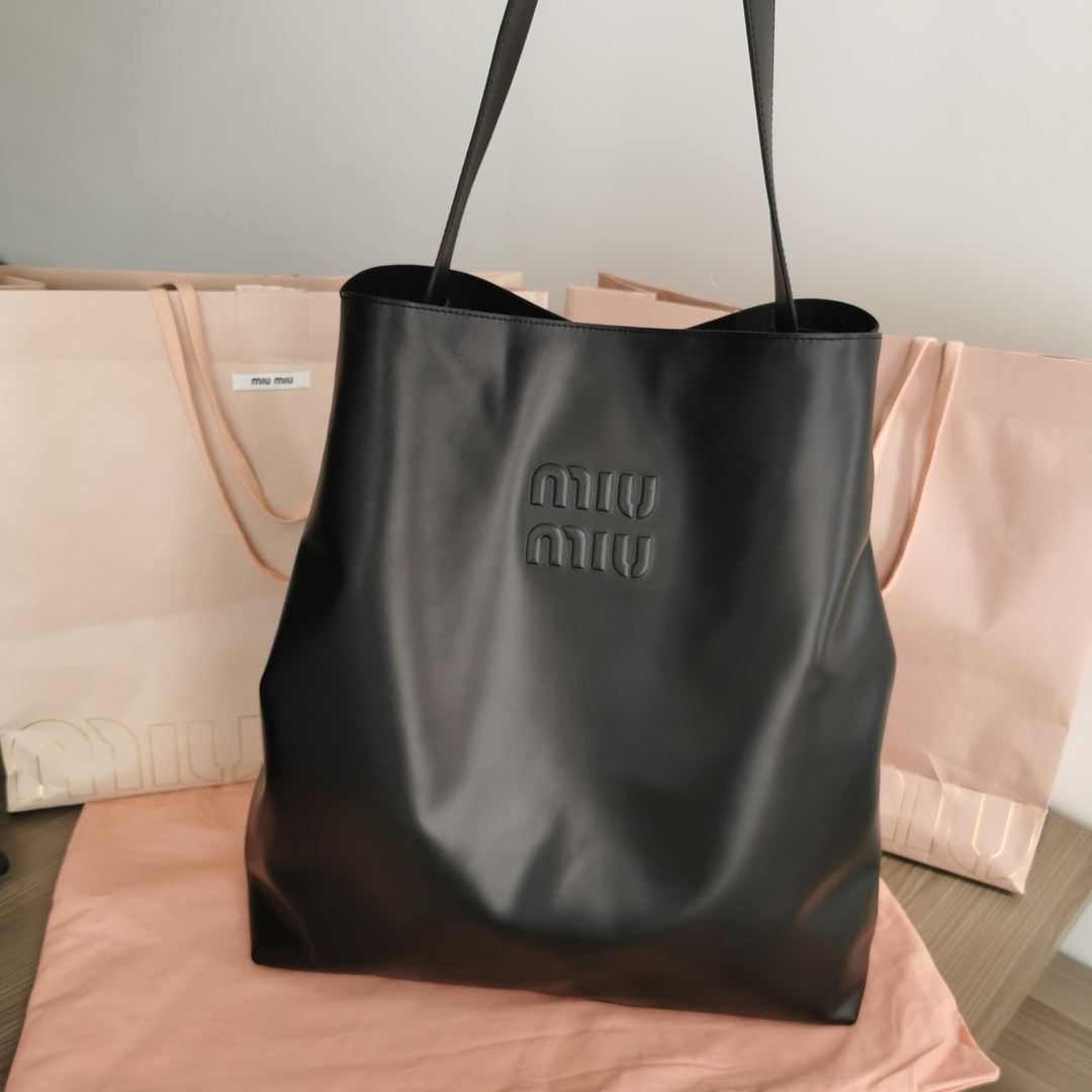 miumiu-nylon-40cm