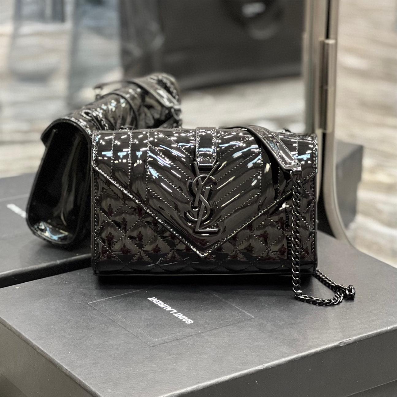 Ysl-Envelope-21cm