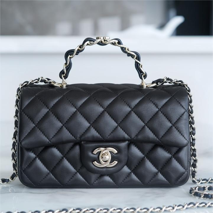 Chanel -23K Classic Flap -20cm