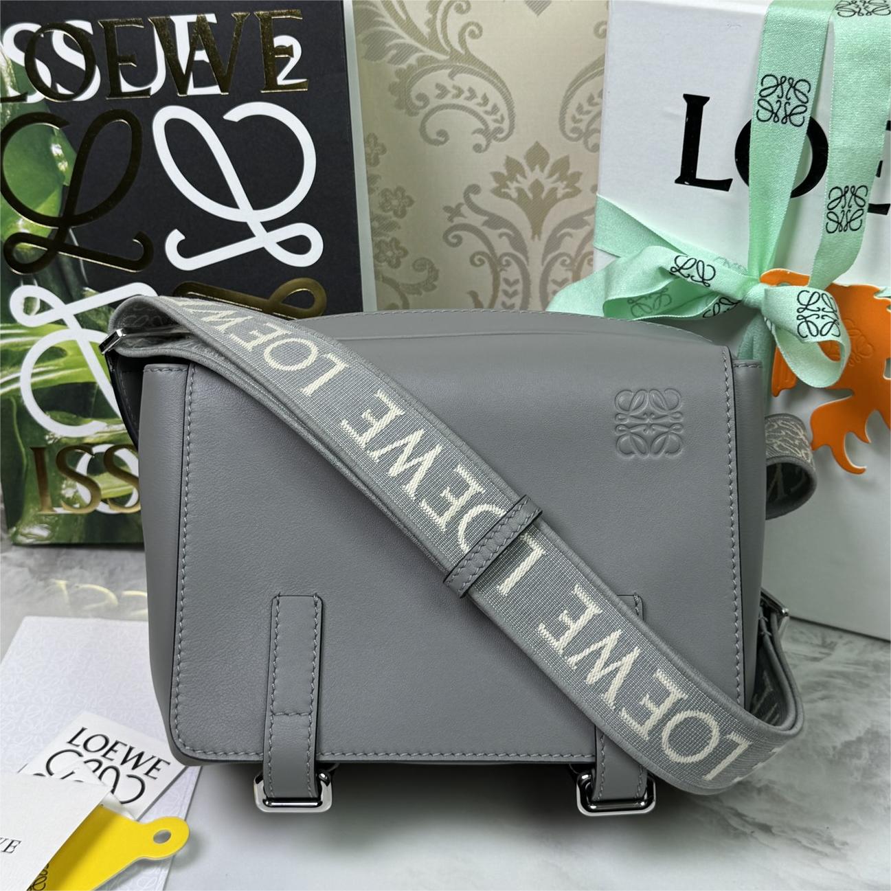 Loewe-Messenger Bag-23cm