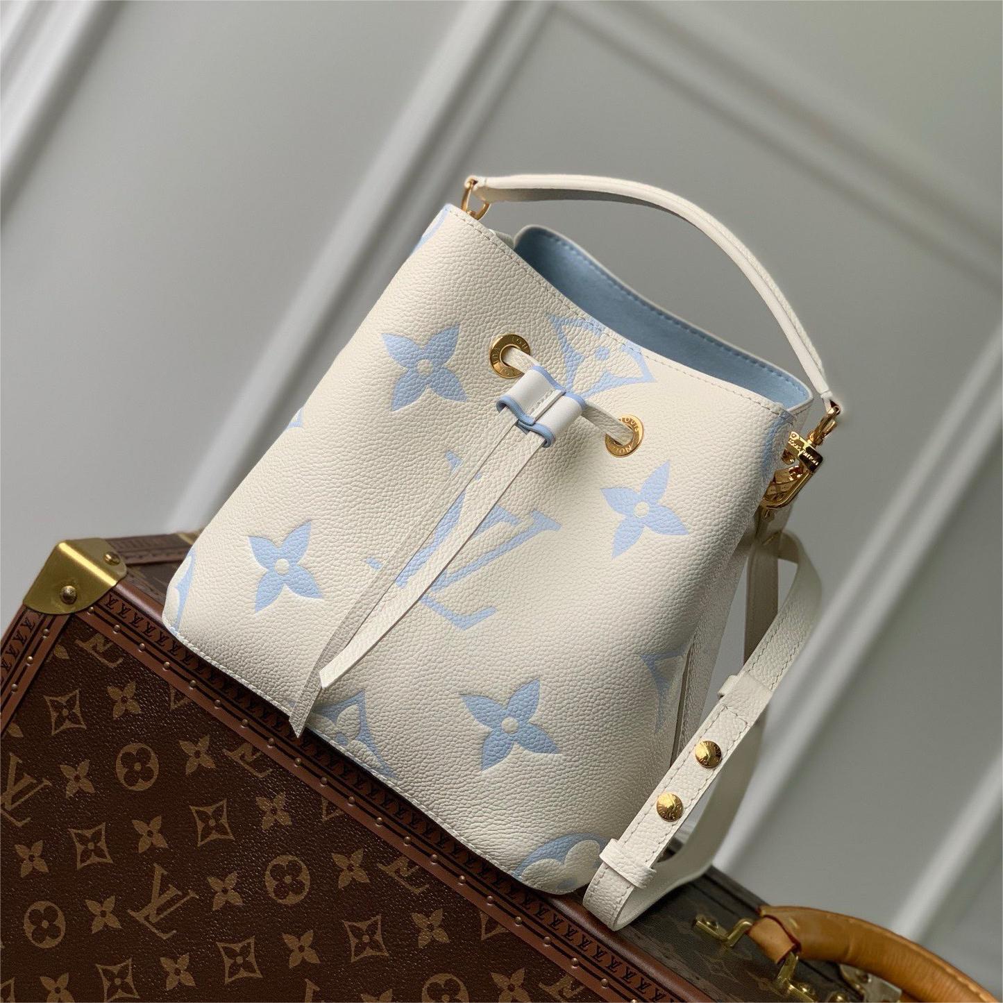 Lv-Néonoé bb-20cm