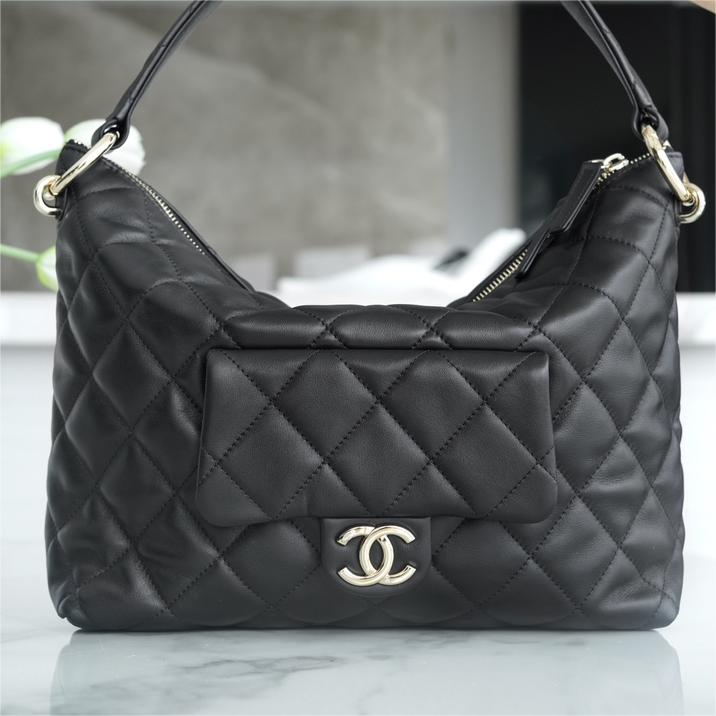 Chanel -23B hobo-28cm