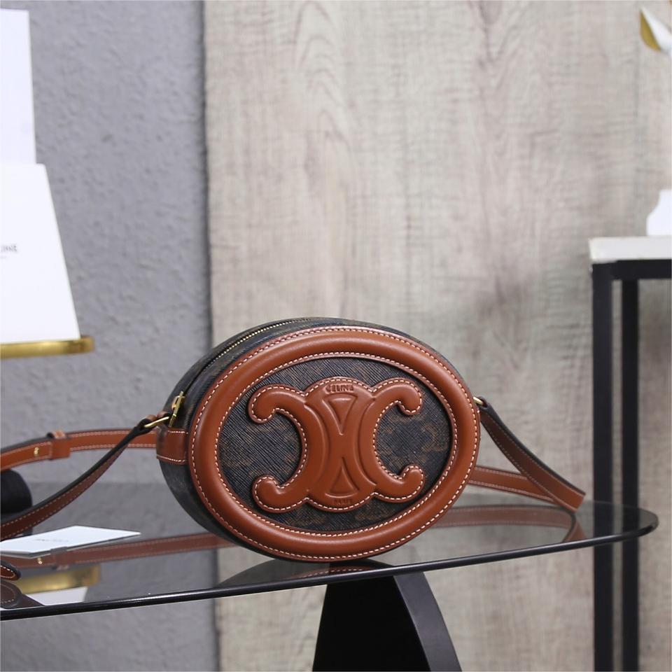 CELINE-cuirtriomphe-16cm