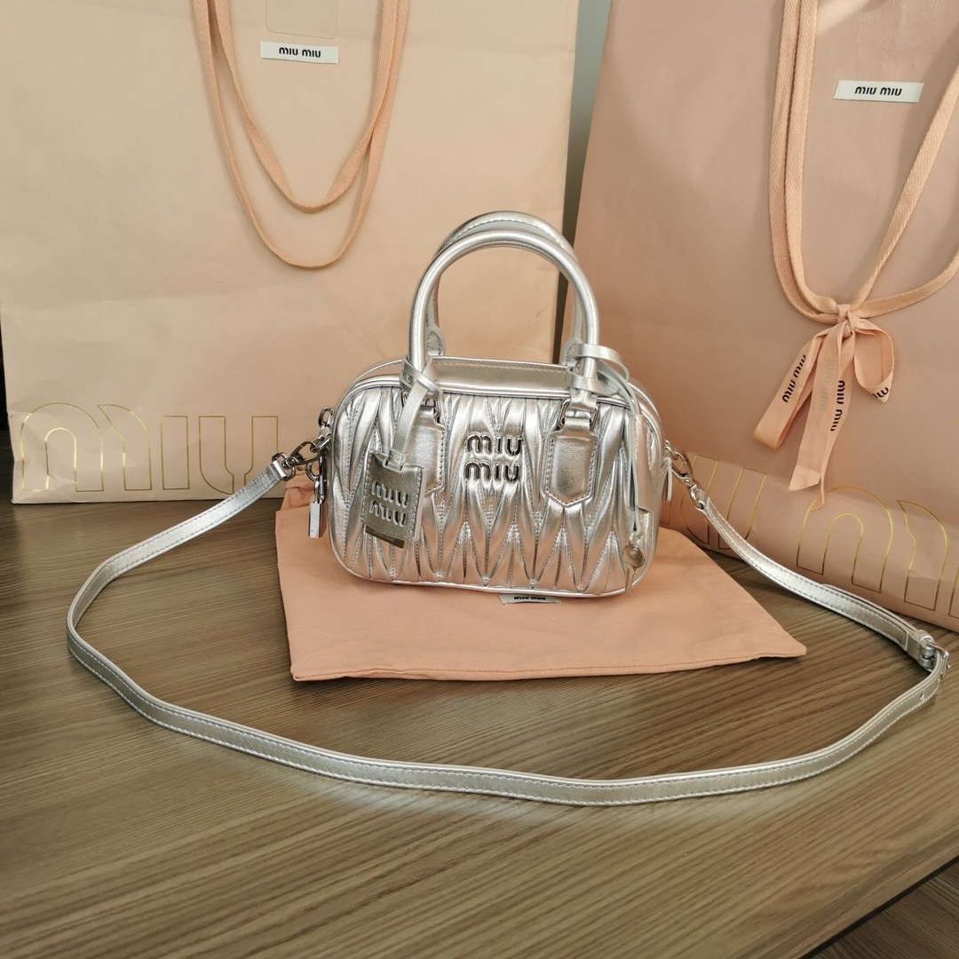 MiuMiu-Padded-24cm