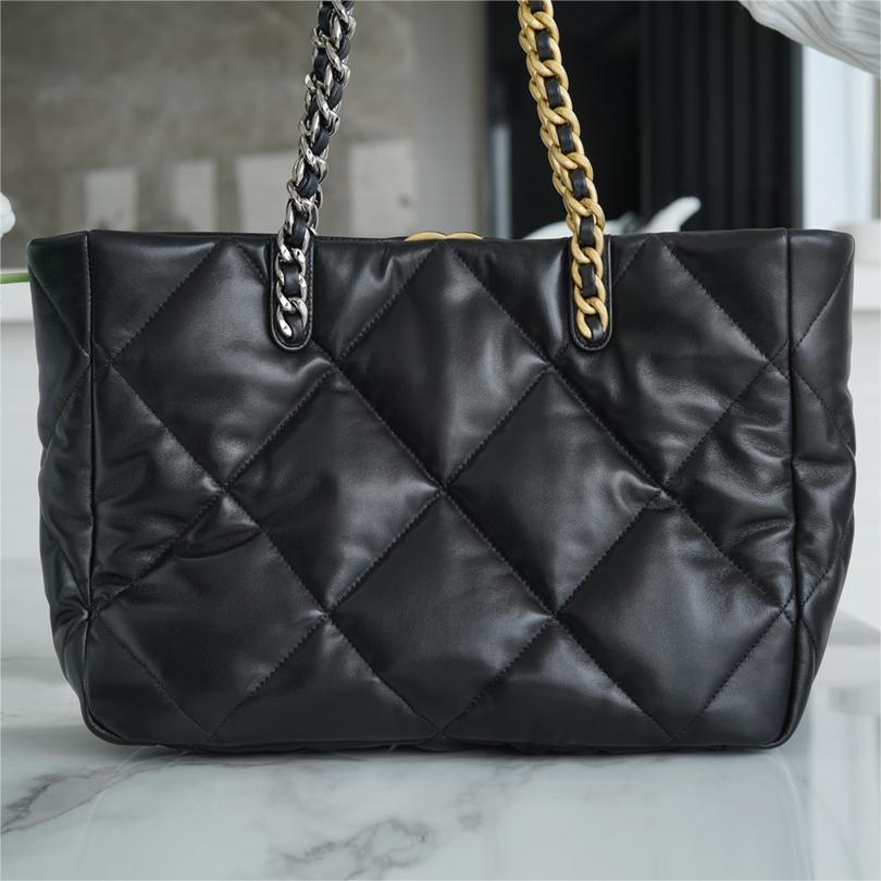 Chanel- 22B 19bag tote -41cm