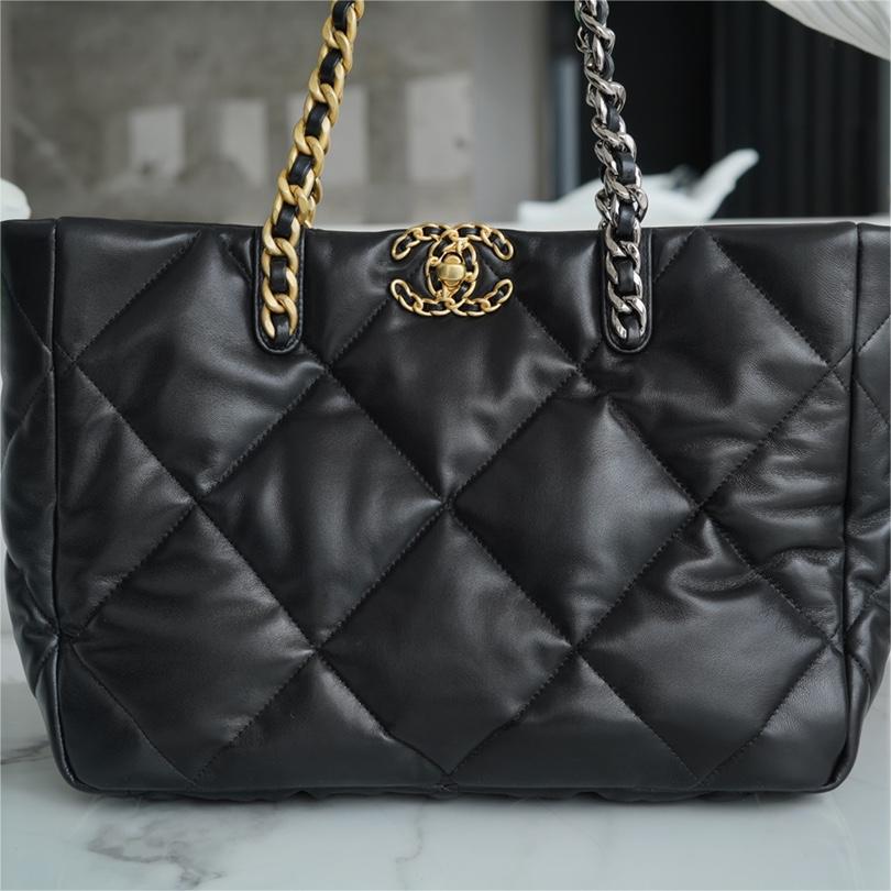 Chanel- 22B 19bag tote -41cm