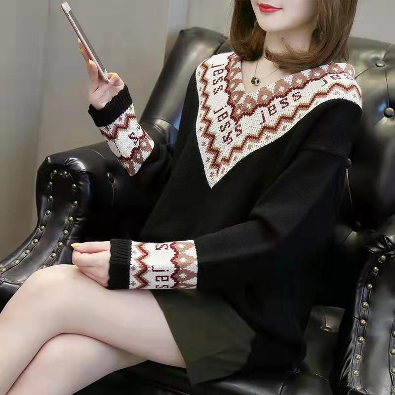 Sweter antik dengan warna senada