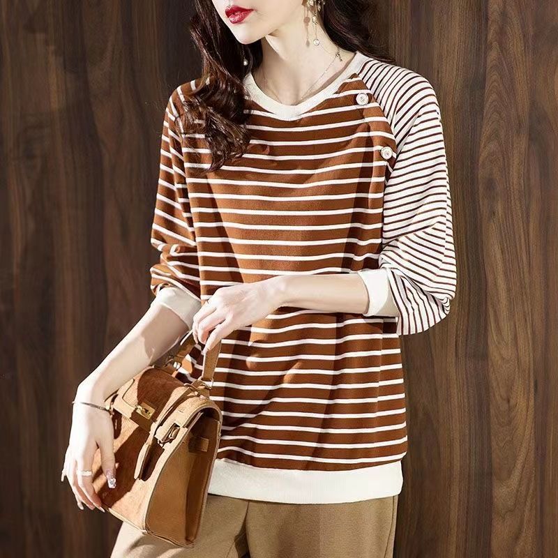 Atasan bergaris leher kru