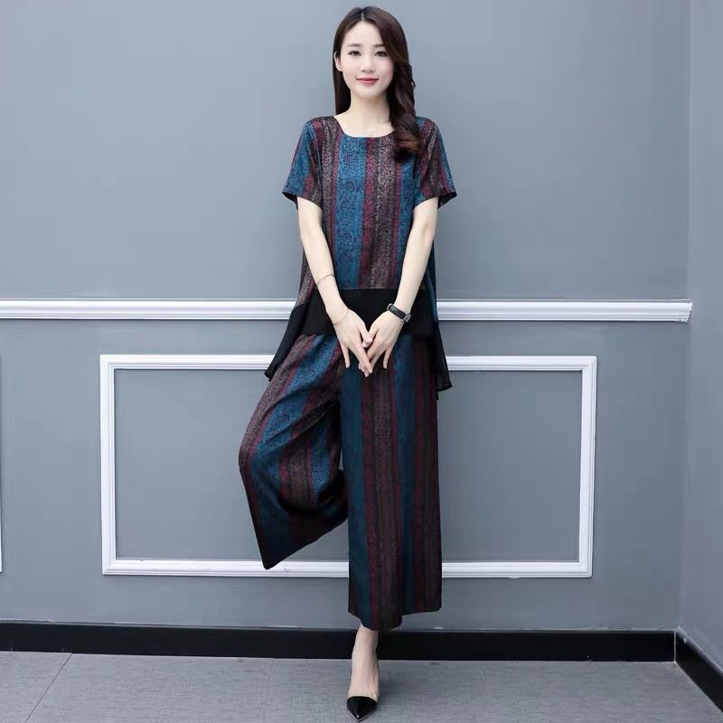 Set dua potong atasan ramping ukuran besar dan celana kaki lebar