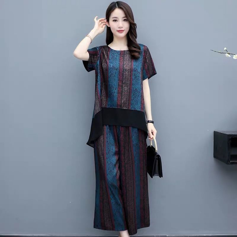 Set dua potong atasan ramping ukuran besar dan celana kaki lebar