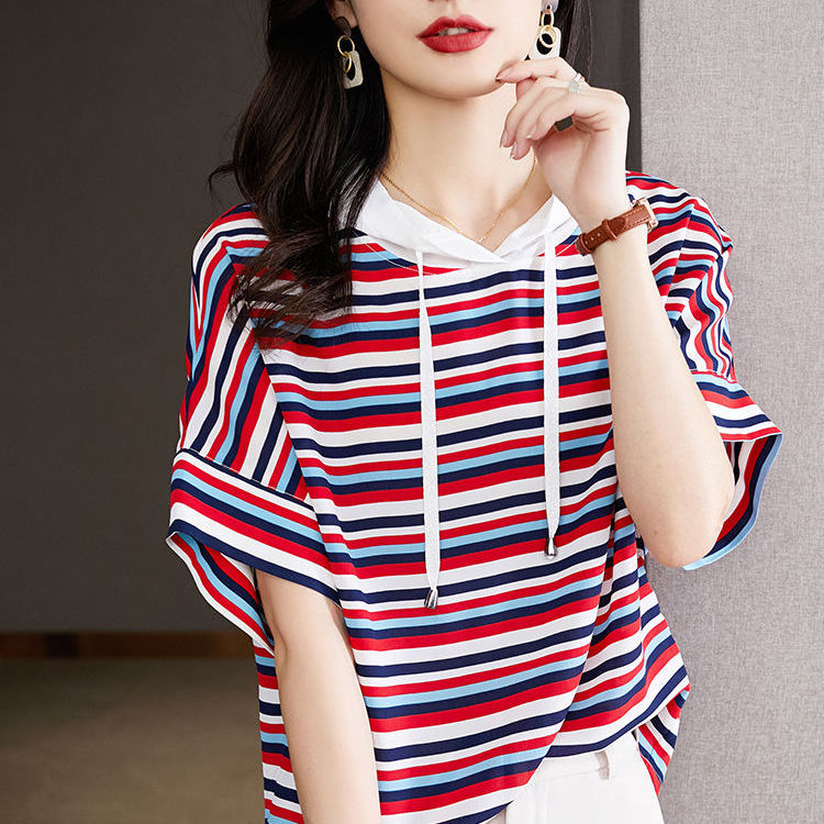 Atasan berkerudung sutra murbei bergaris