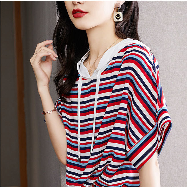 Atasan berkerudung sutra murbei bergaris