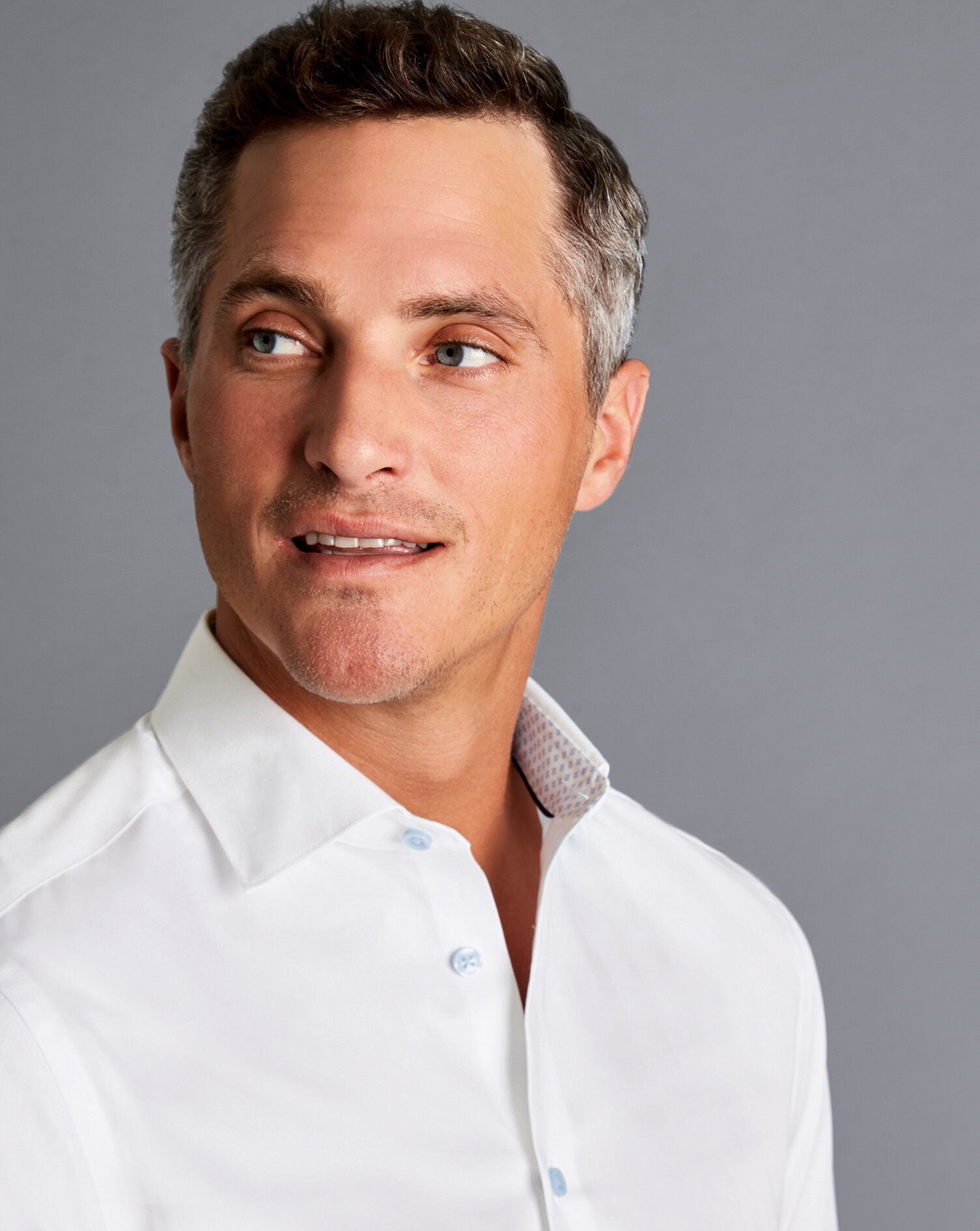 Semi-Spread Collar Twill Shirt with Printed Trim - White