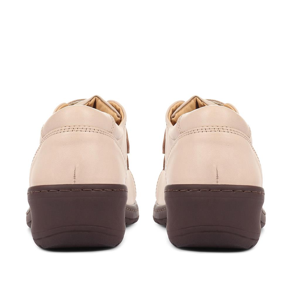 6e fitting ladies shoes
