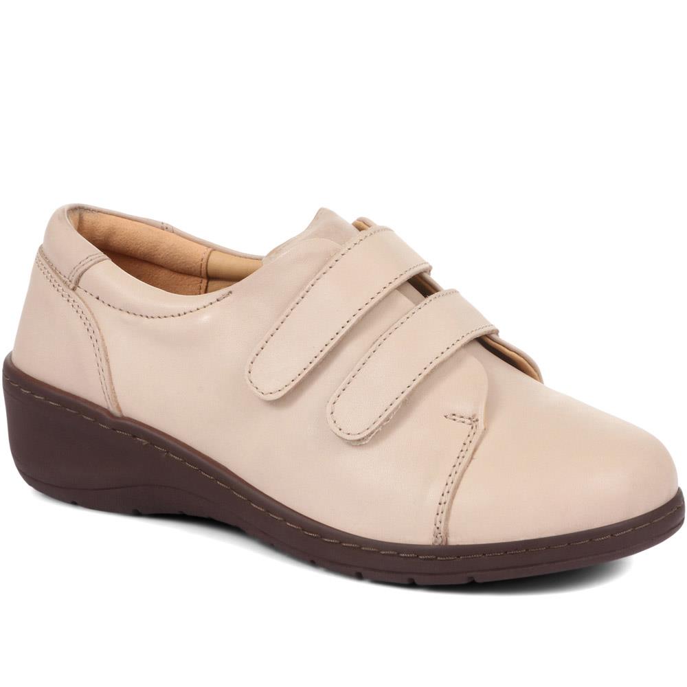 6e fitting ladies shoes