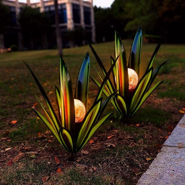 Last Day 70% OFF - 🌵Anti-rust Metal Led Tequila Agave Plant-Perfect for garden