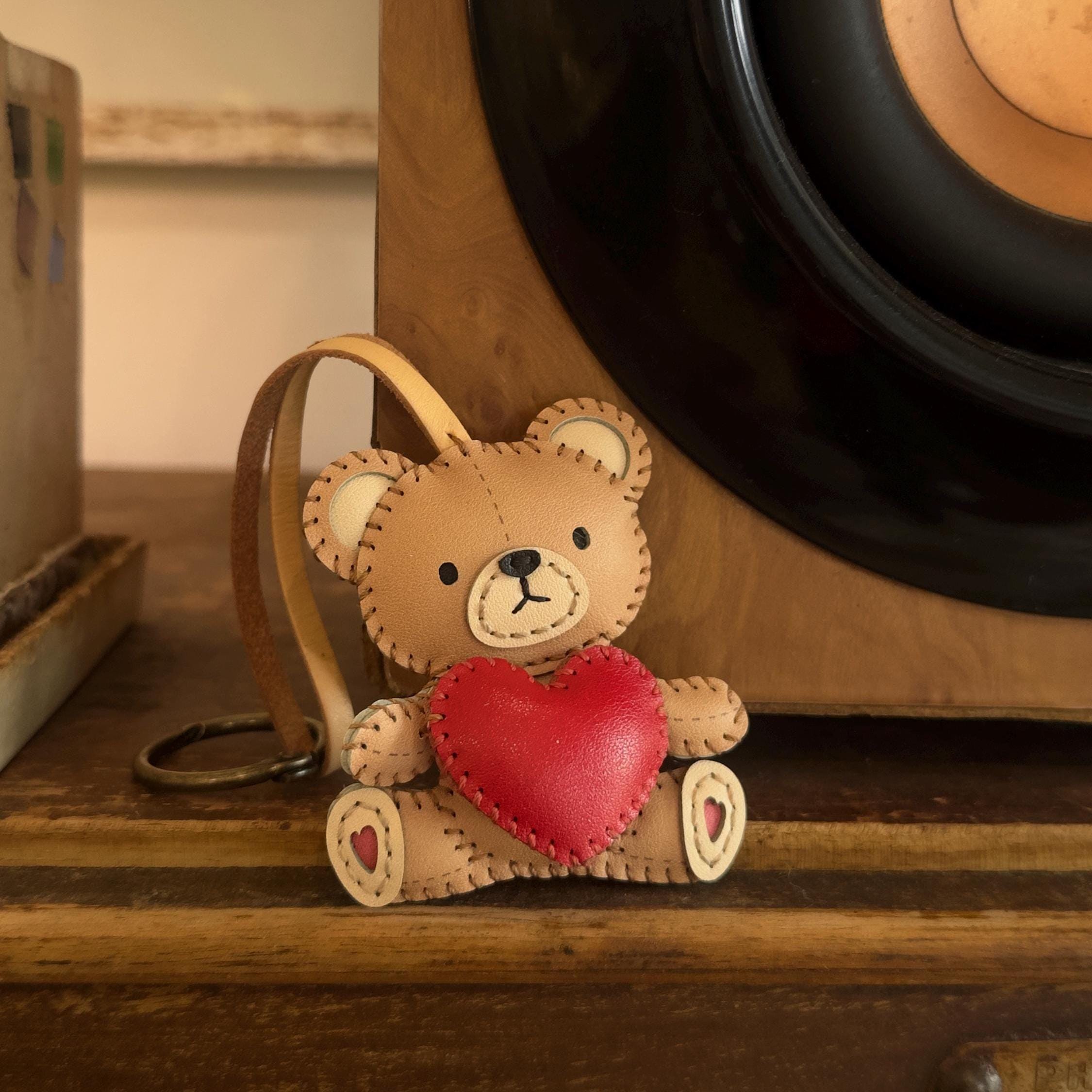 🐻💖 Leather Teddy Bear Bag Charm – Perfect Gift for Holidays & Special Occasions