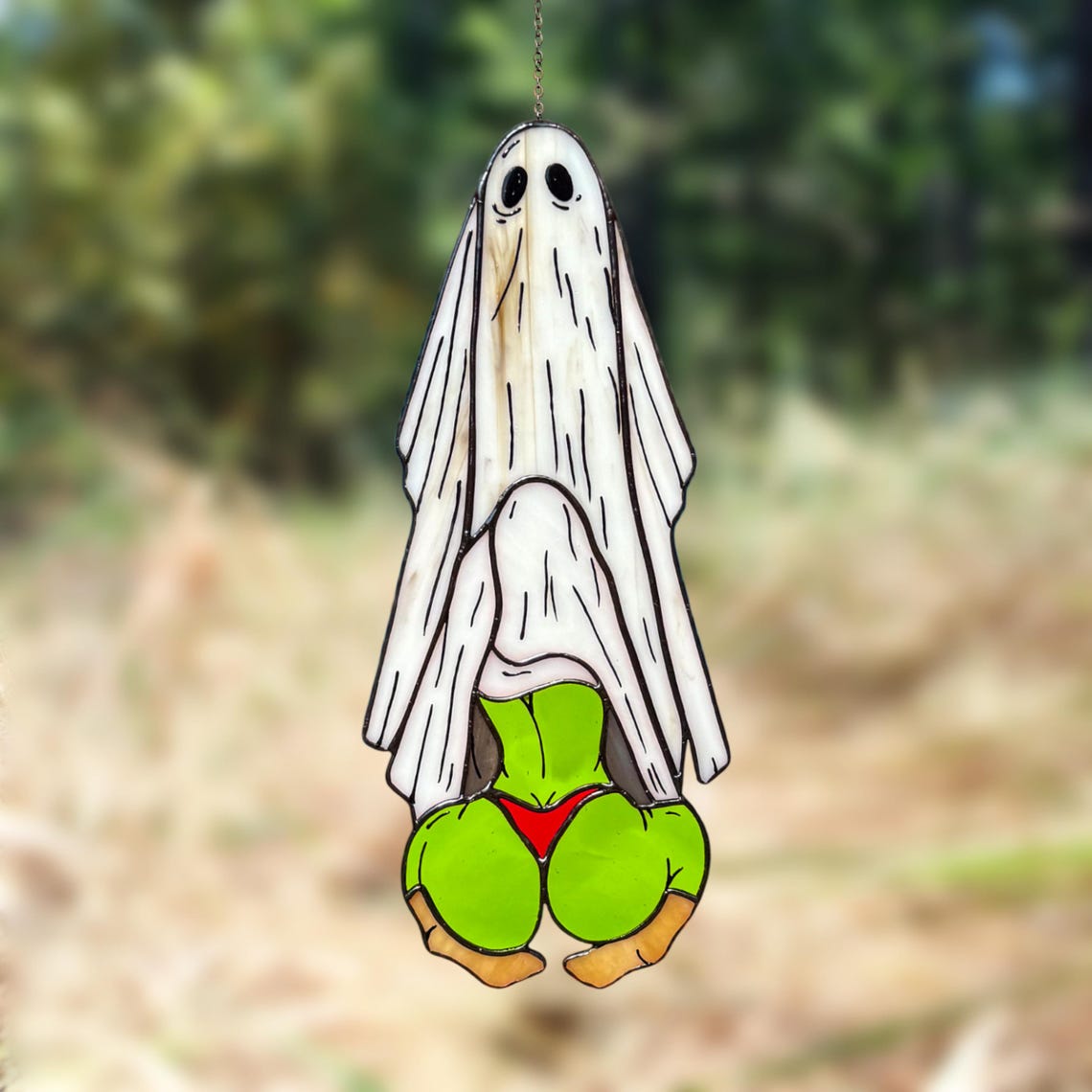 🎁 Funny Ghost Suncatcher - Perfect Gift for Halloween & Special Occasions 👻