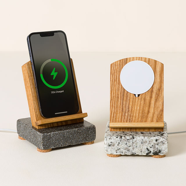 Sea Stone Wireless Charging Stand