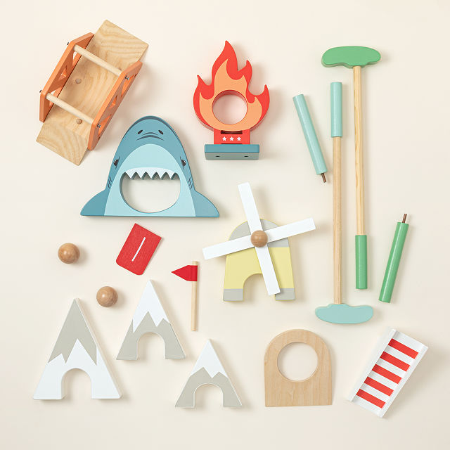 Putt Putt Peril Indoor Outdoor Mini Golf