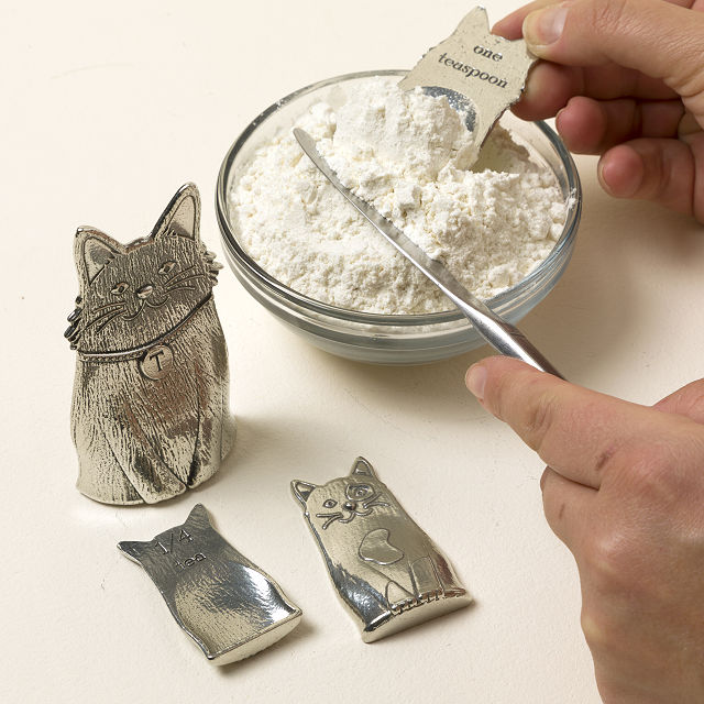 Cat Family Standing Measuring Spoons