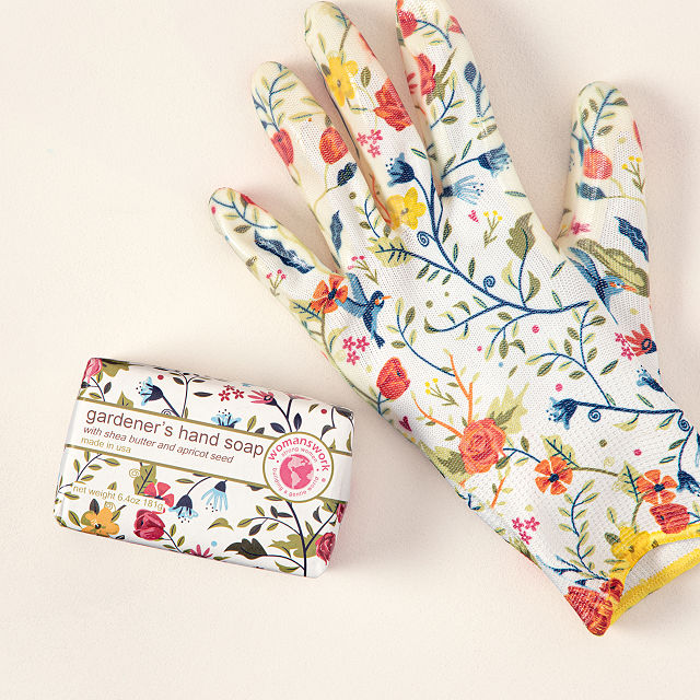 Floral-Printed Weeder Glove Spa Gift Set
