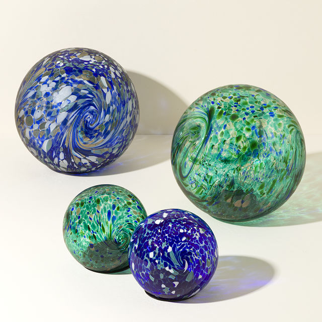 Solar Garden Globe Lights