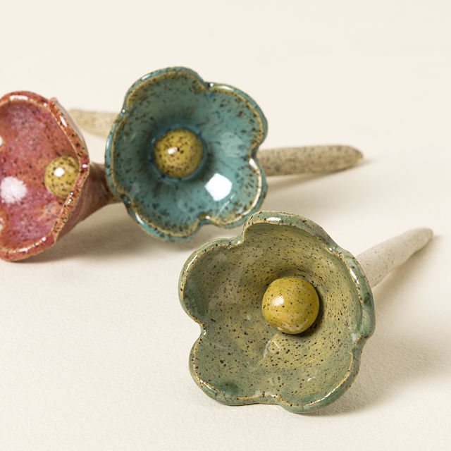 Bee Drinking Flower Stakes