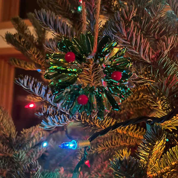 🎁✨ Elegant Wreath Christmas Ornament – Perfect Holiday & Special Occasion Gift!