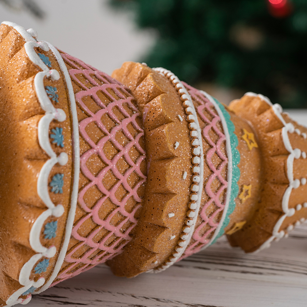 🎄🎁 Gingerbread Christmas Tree Ornament - Perfect Holiday Gift for Special Occasions