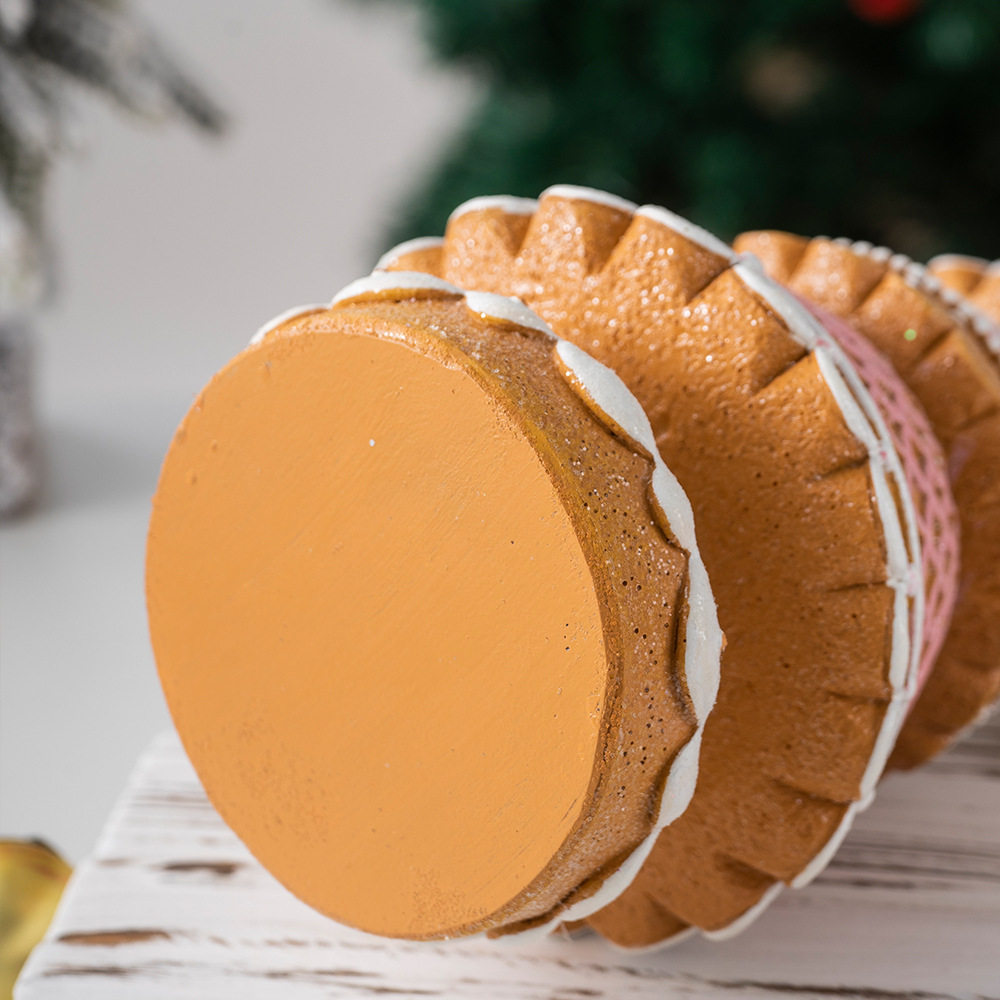 🎄🎁 Gingerbread Christmas Tree Ornament - Perfect Holiday Gift for Special Occasions