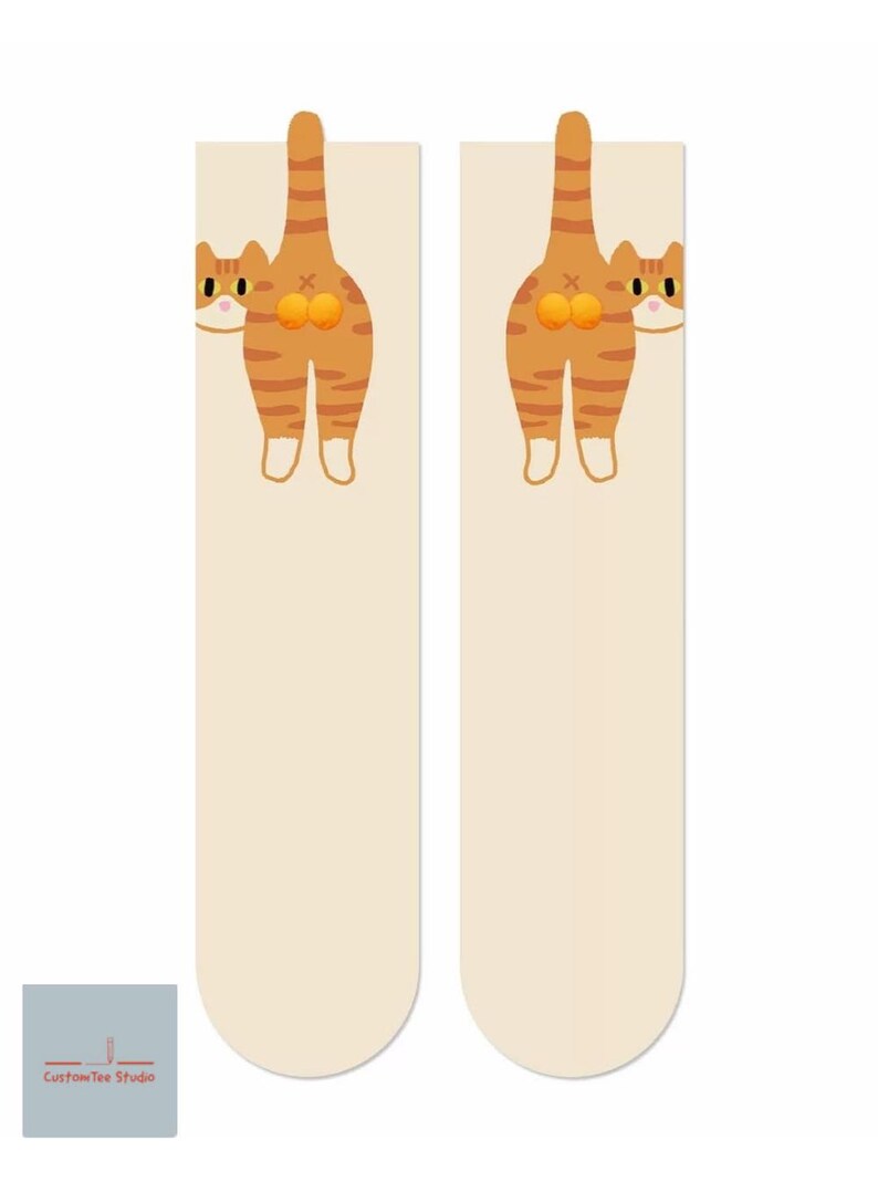 🐱🎁 Adorable Tabby Cat Pom-Pom Gift for Holidays & Special Occasions