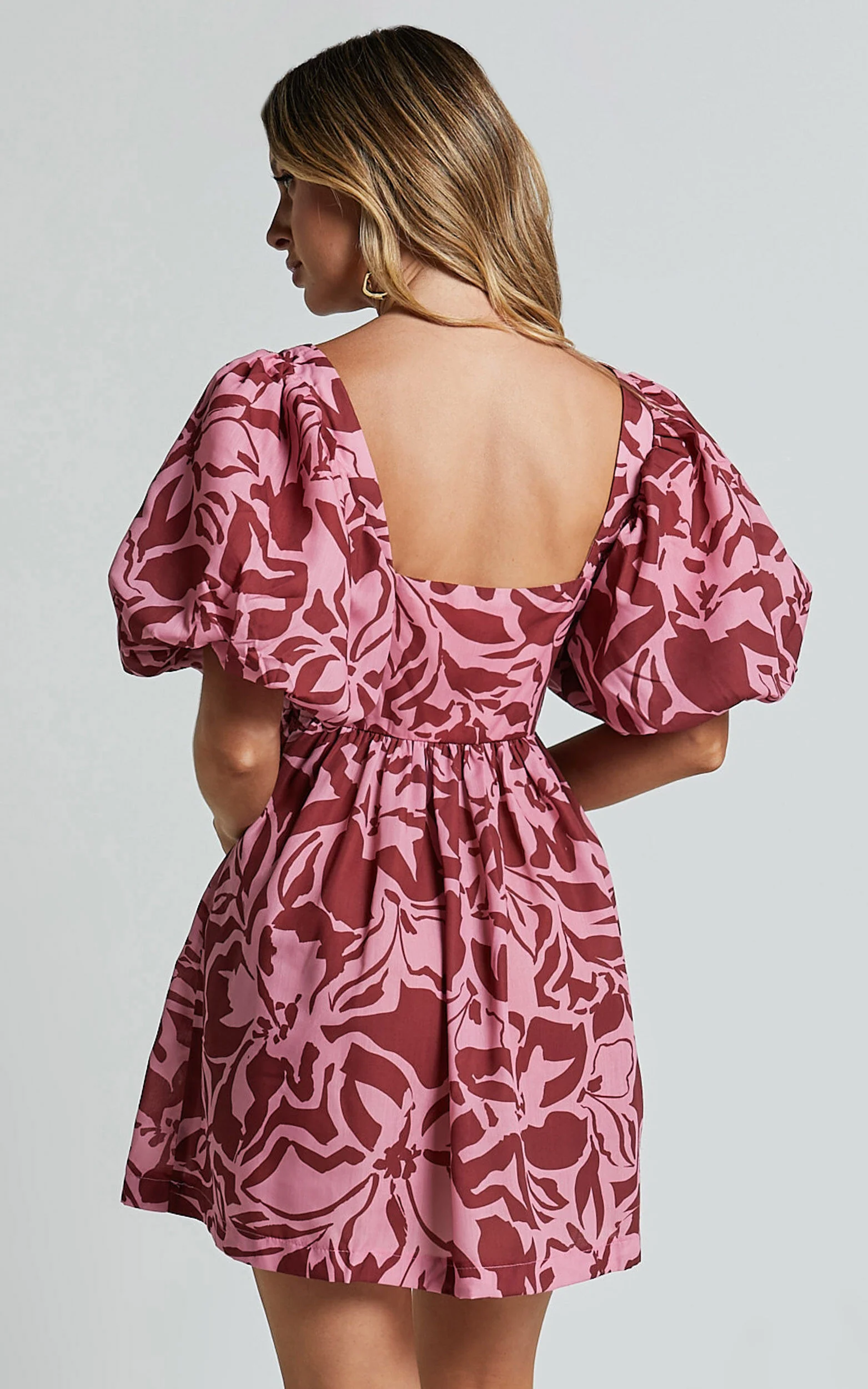 Lydie Mini Dress - Sweetheart Short Balloon Sleeve Ruched Bodice Dress in Whirlwind Floral Print