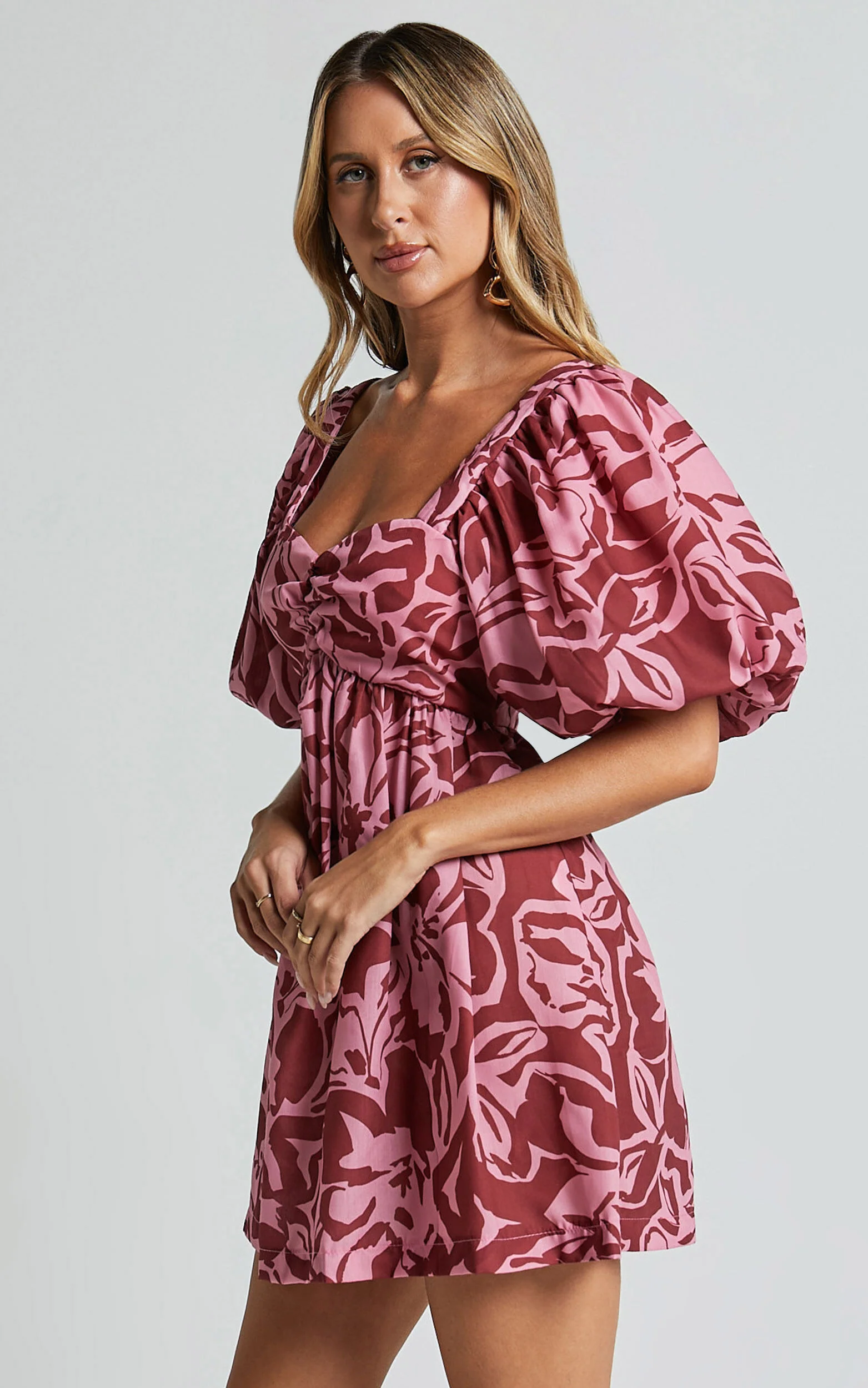 Lydie Mini Dress - Sweetheart Short Balloon Sleeve Ruched Bodice Dress in Whirlwind Floral Print