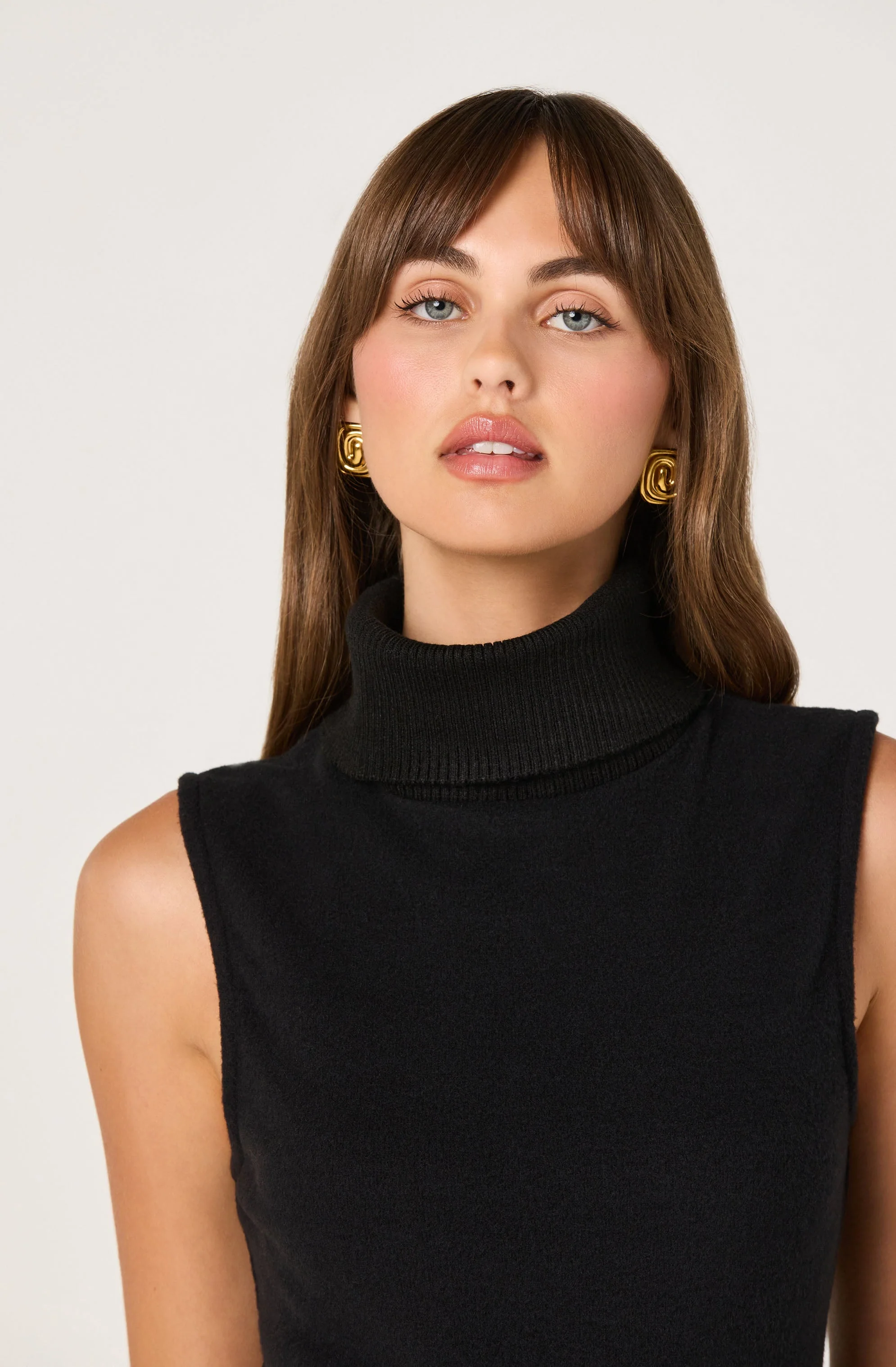 Sleeveless Knit Turtleneck Top