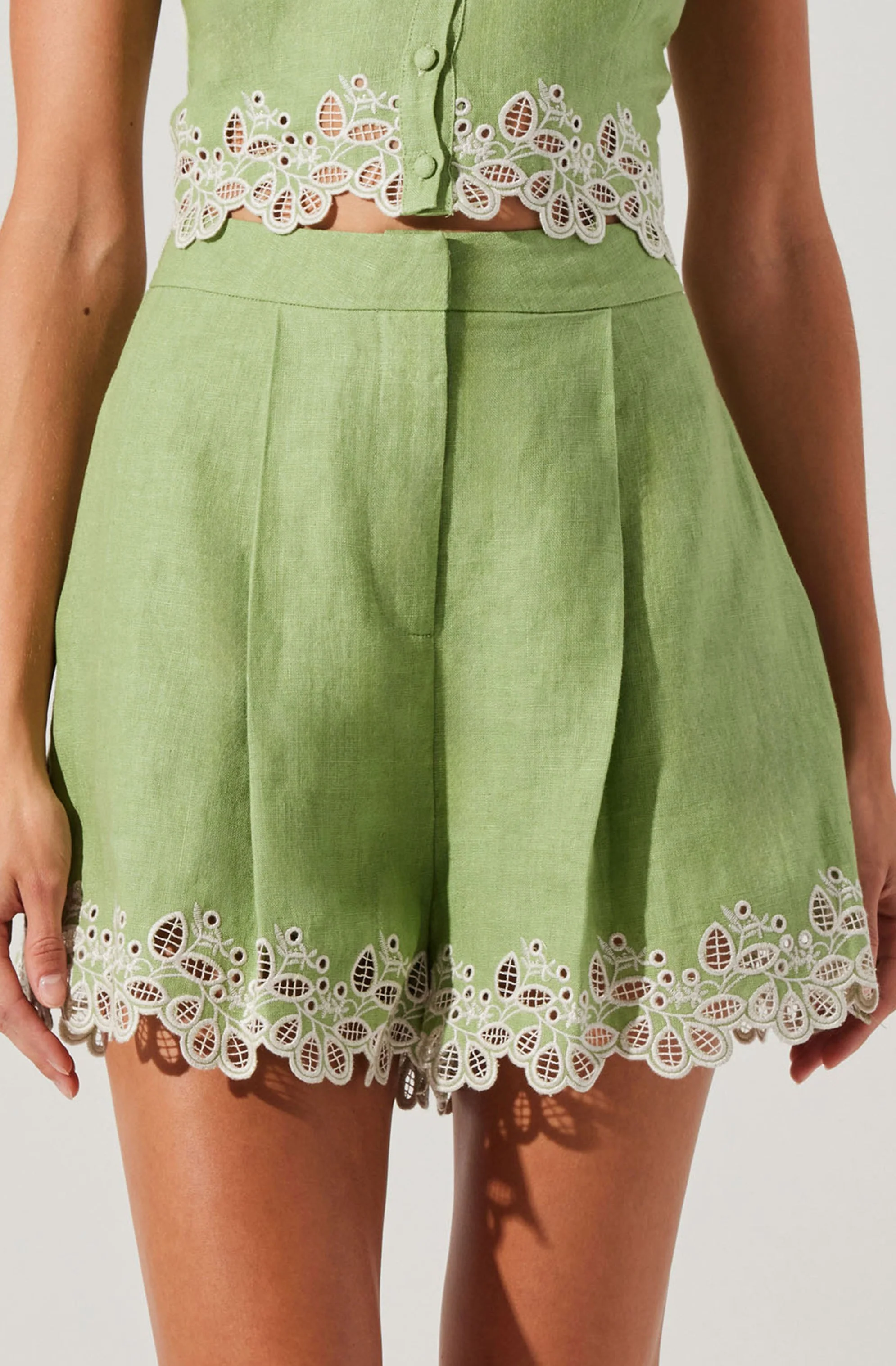 Kiya Linen Embroidered Shorts