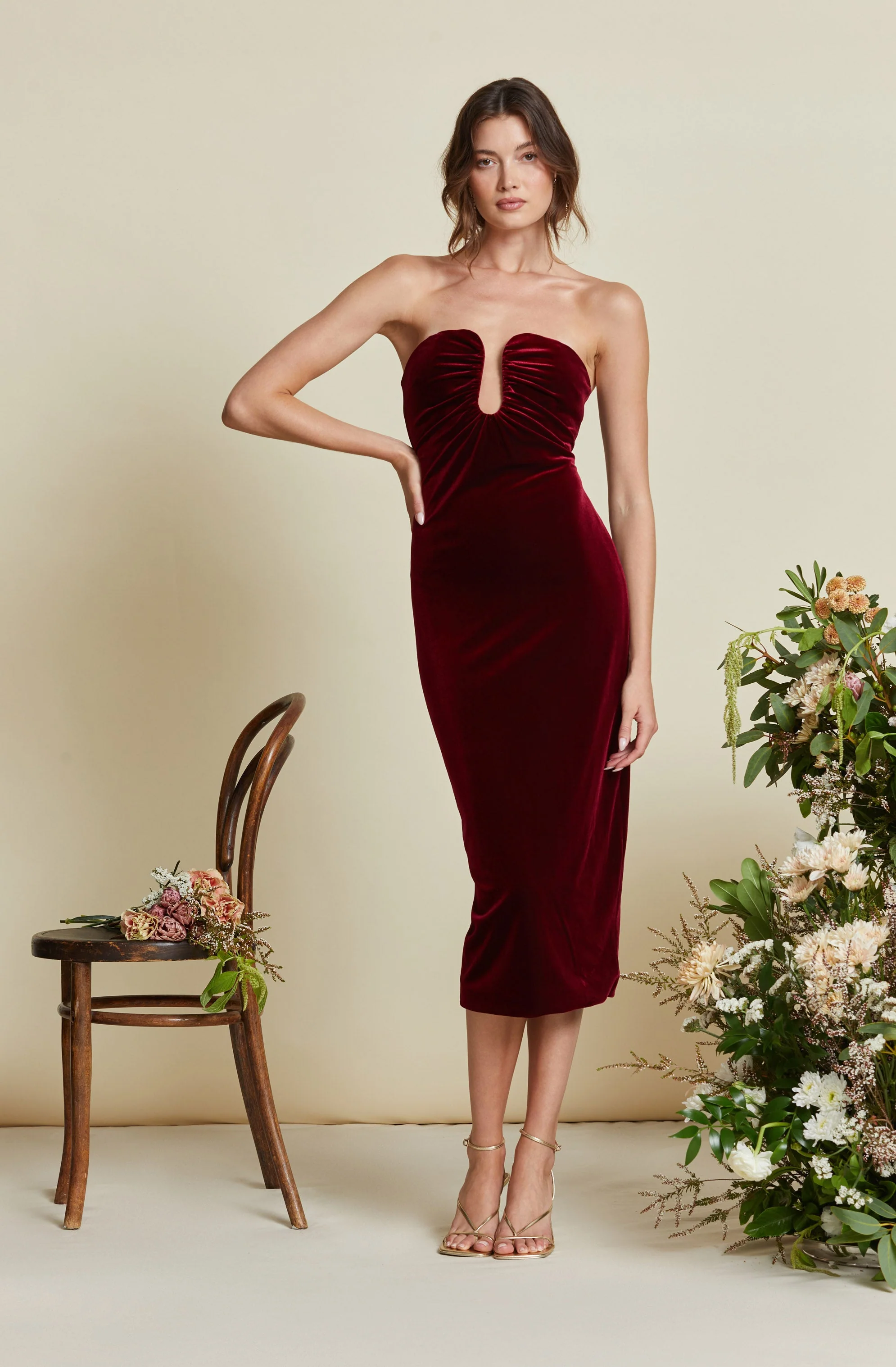 Arista Sweetheart Velvet Midi Dress