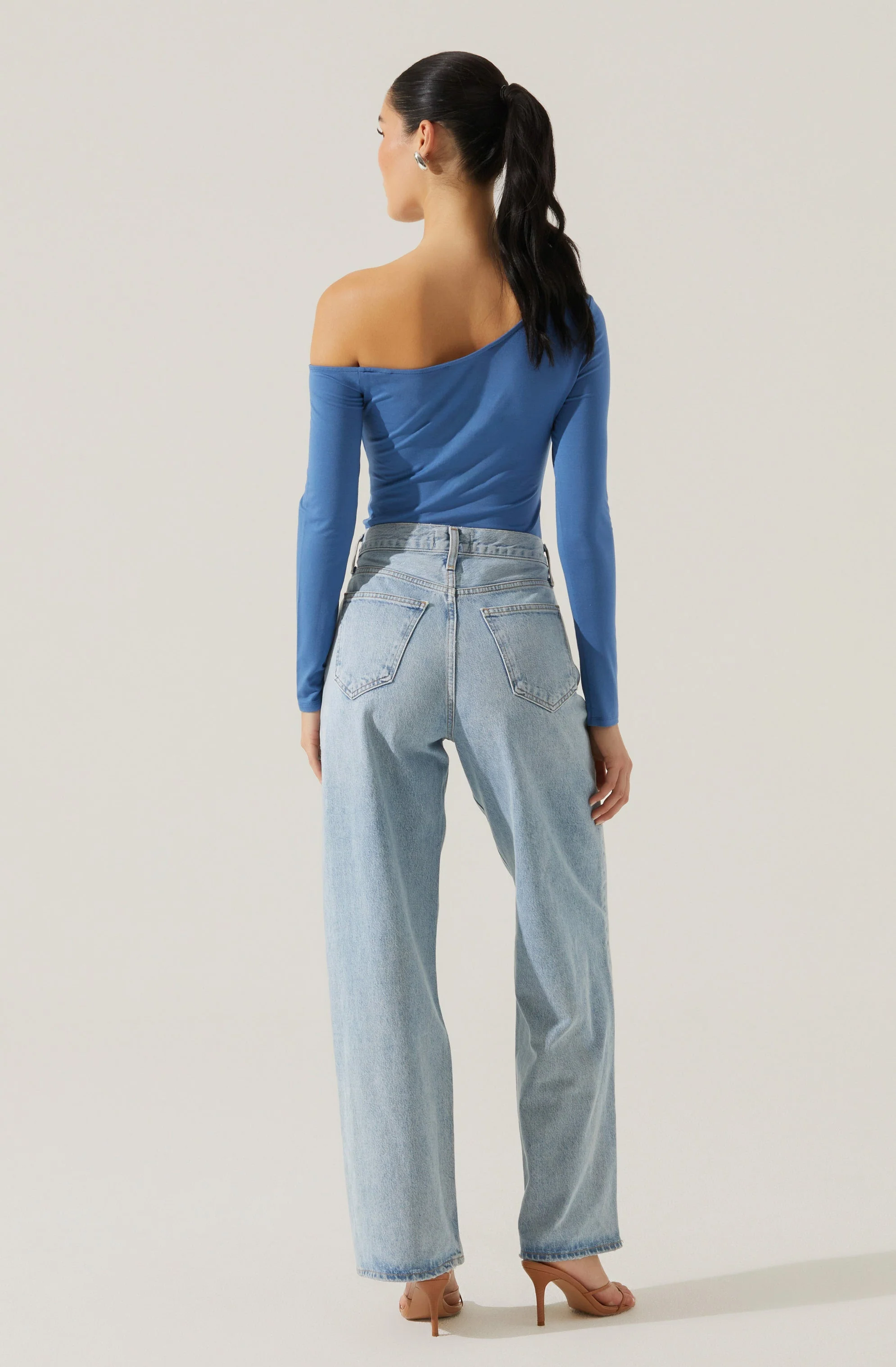 Kora Twist Front Top