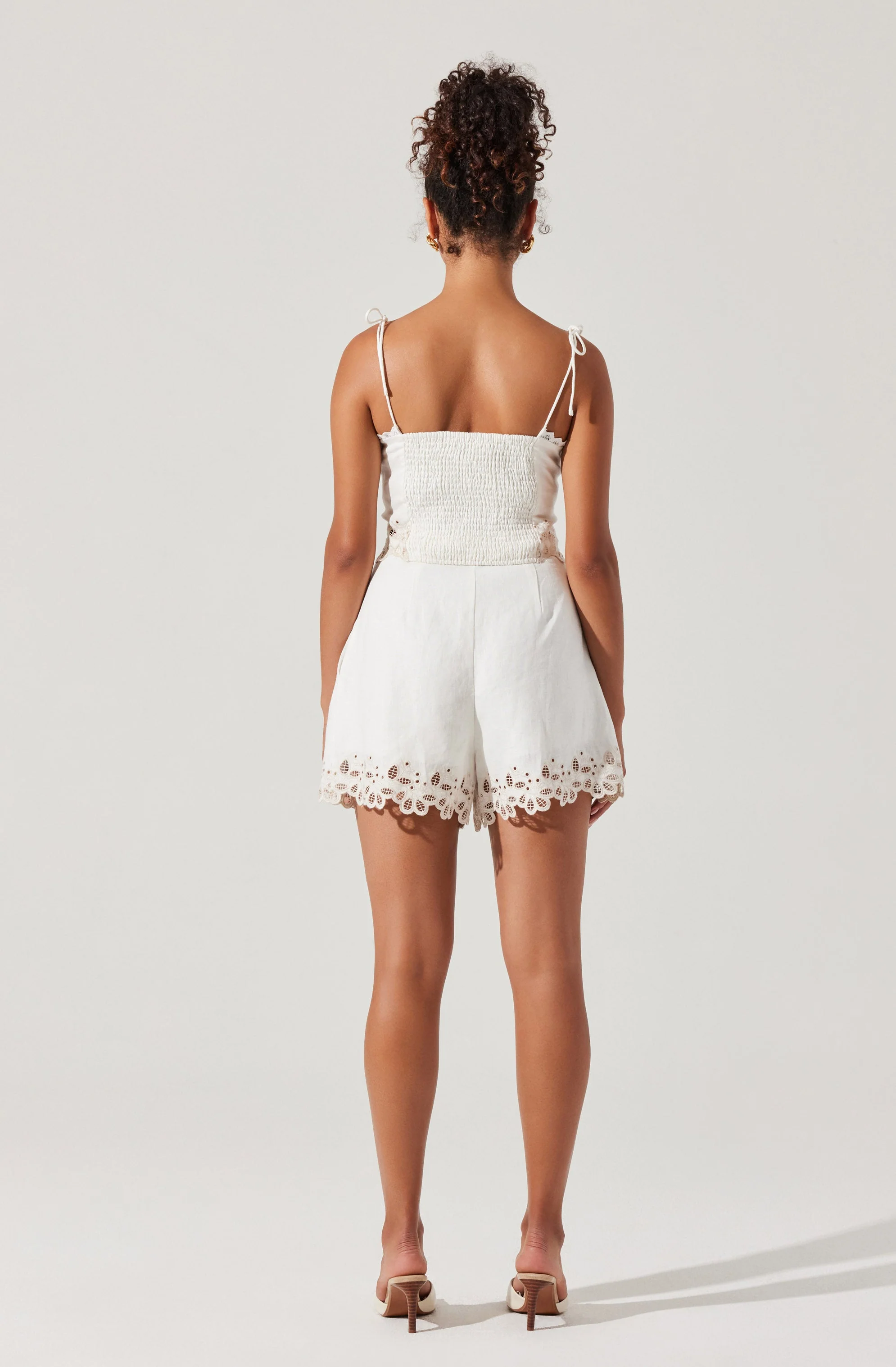 Kiya Linen Embroidered Shorts