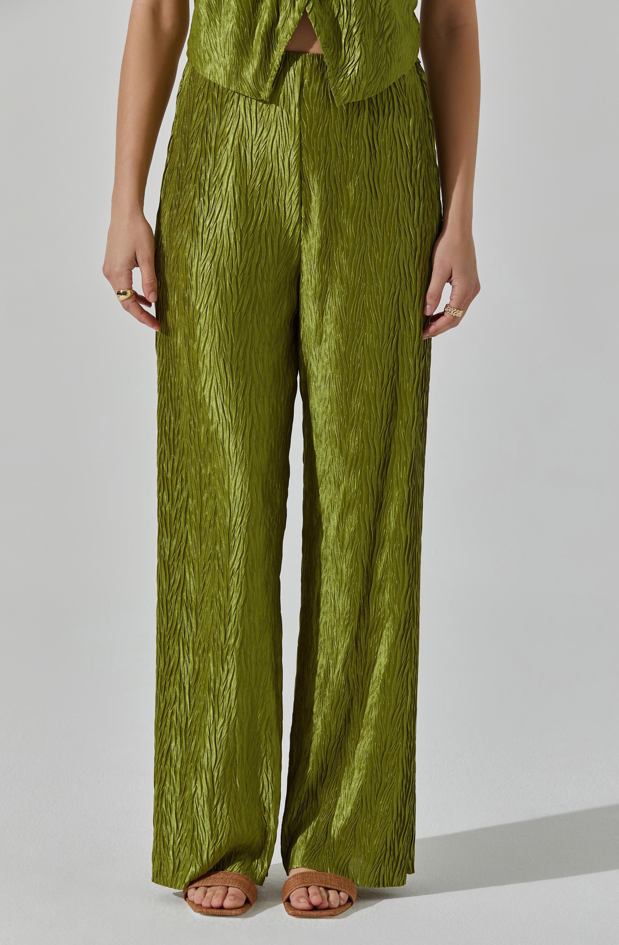 Wide Leg Plisse Pants