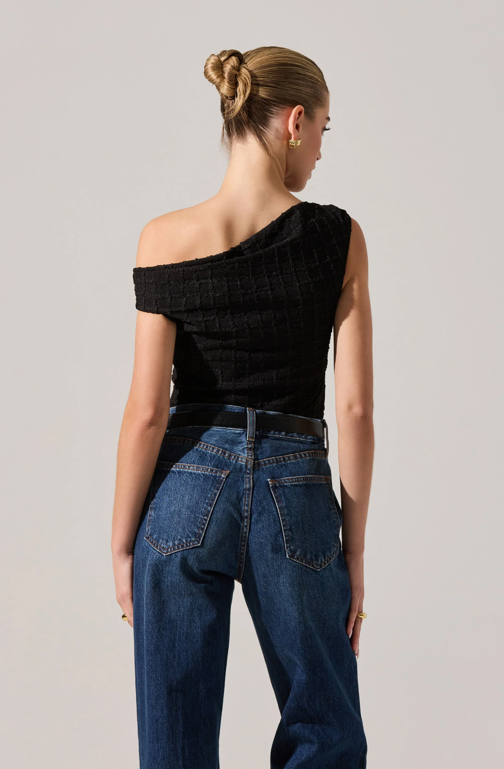 Lindy Textured Off Shoulder Top