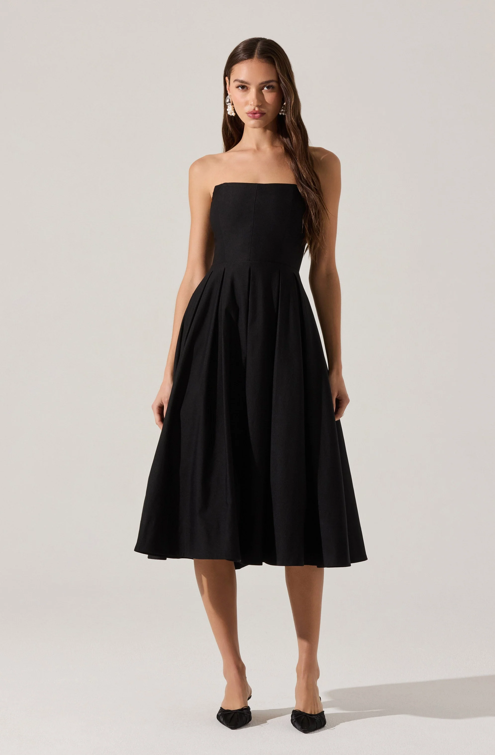 Reiona Strapless Pleated Midi Dress