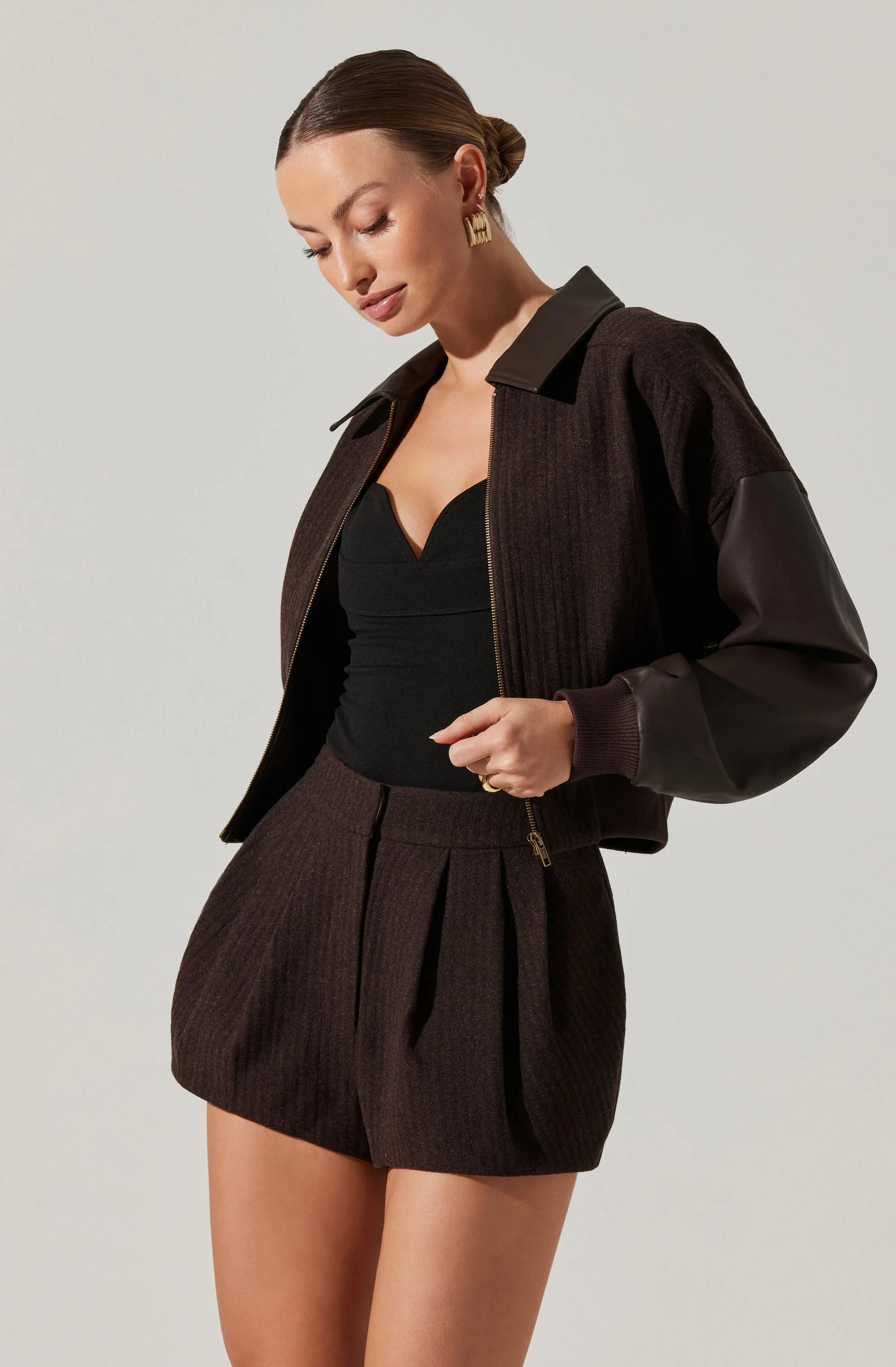 Sorine Wool Blend Pleated Shorts