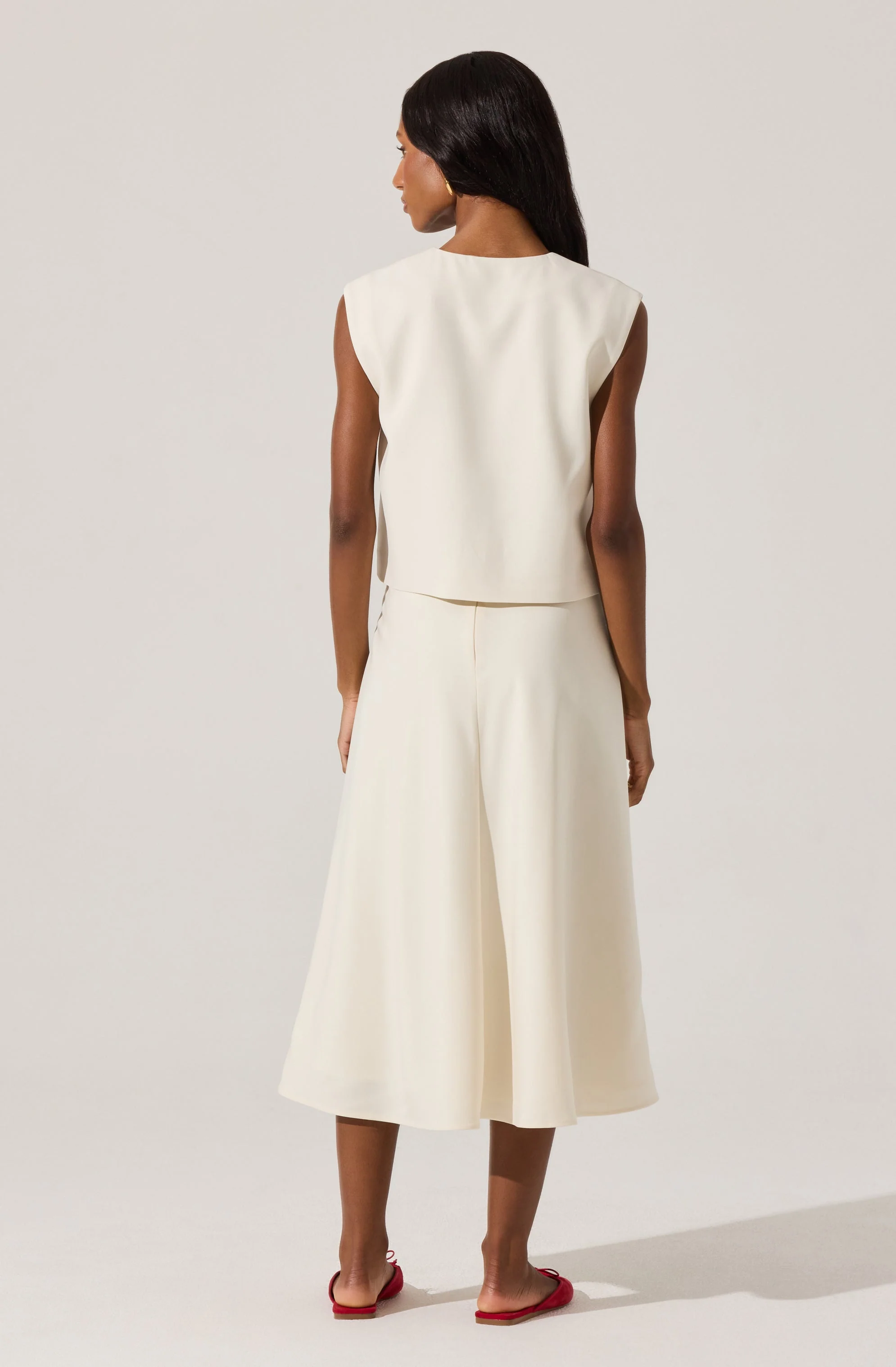 V-neck Tailored Sleeveless Top