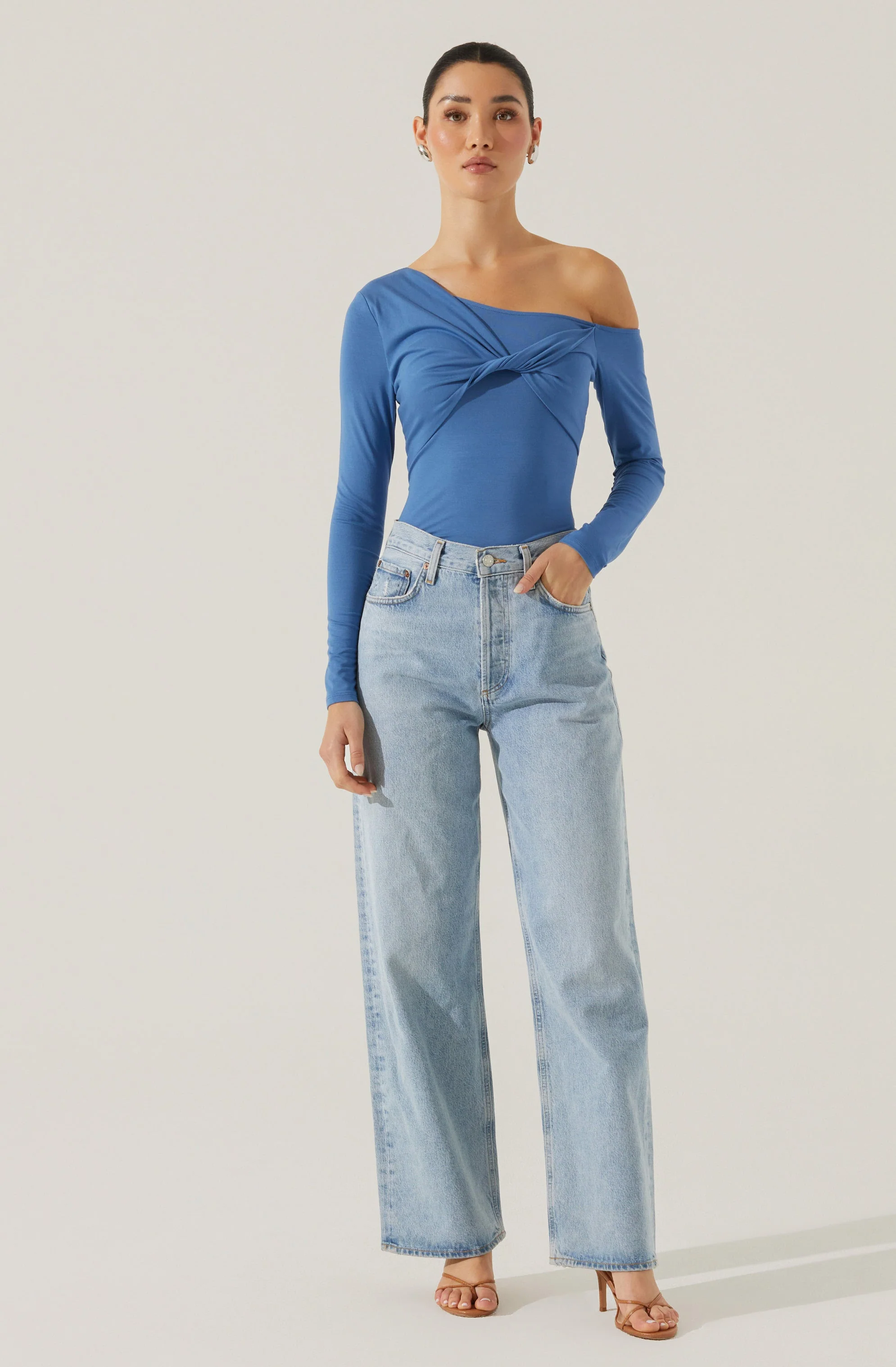 Kora Twist Front Top