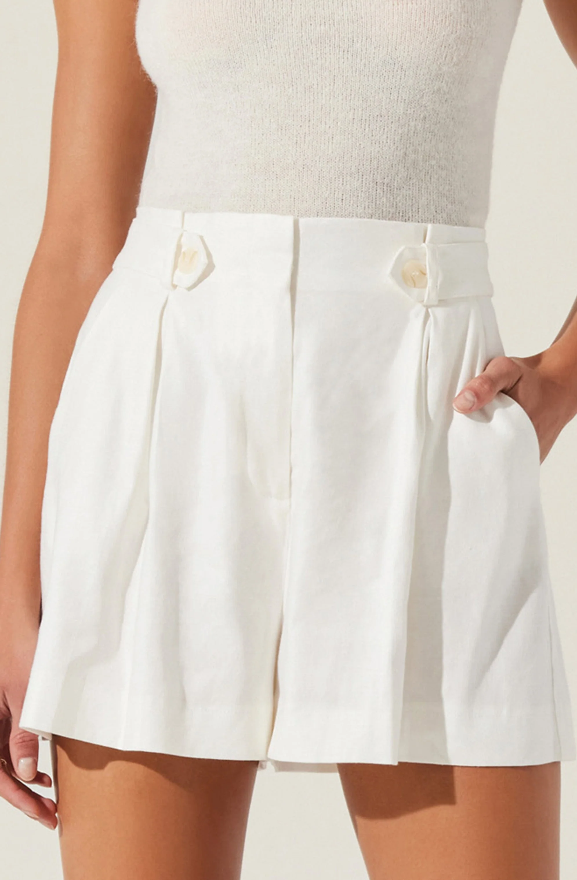 Ollie Pleated Linen Blend Shorts